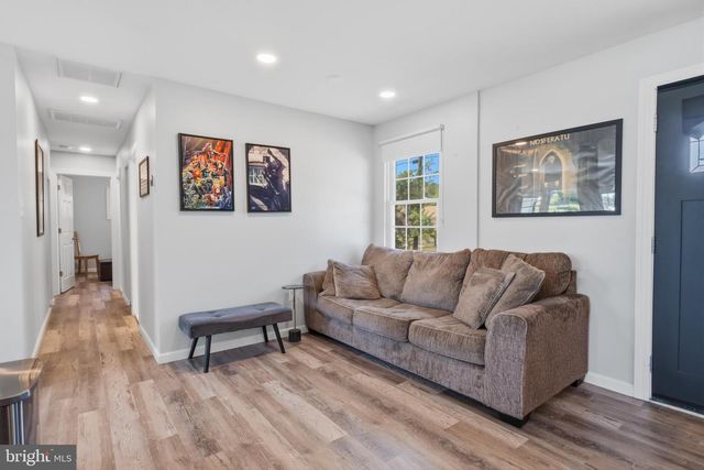3 STAGECOACH RD, Southampton, NJ 08088