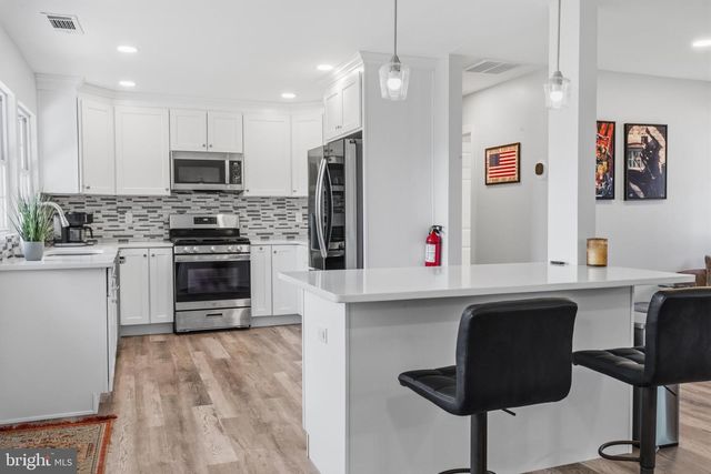 3 STAGECOACH RD, Southampton, NJ 08088