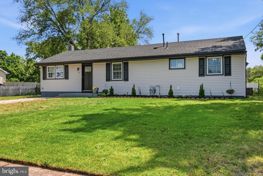 3 STAGECOACH RD, Southampton, NJ 08088