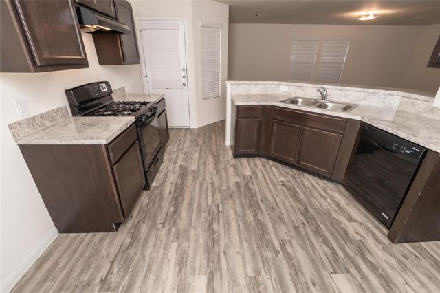 5482 Quail Cove Lane, Houston, TX 77053