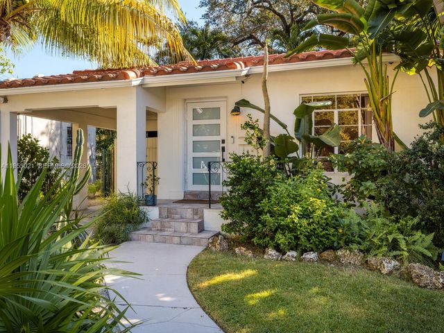 1009 NW 11th Ct, Miami, FL 33136