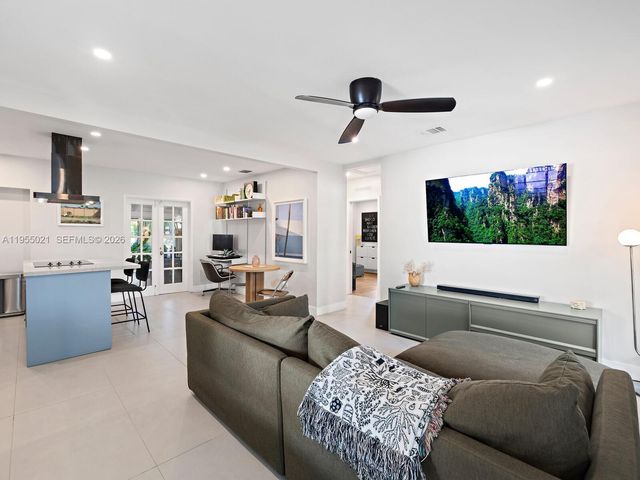 1009 NW 11th Ct, Miami, FL 33136