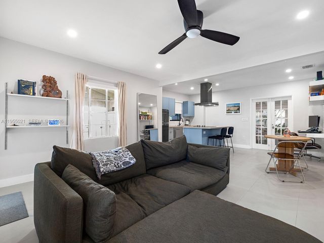 1009 NW 11th Ct, Miami, FL 33136