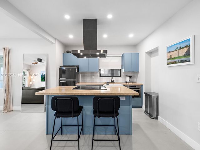 1009 NW 11th Ct, Miami, FL 33136