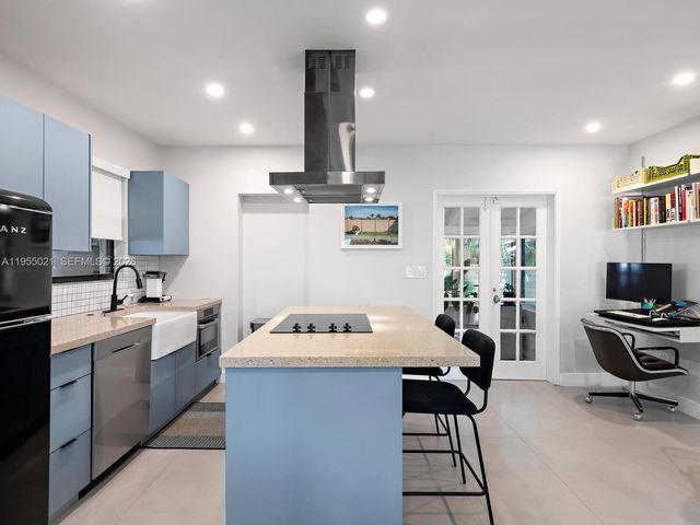 1009 NW 11th Ct, Miami, FL 33136