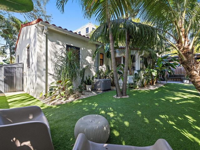 1009 NW 11th Ct, Miami, FL 33136