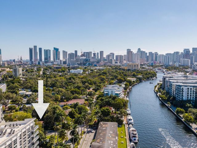 1009 NW 11th Ct, Miami, FL 33136