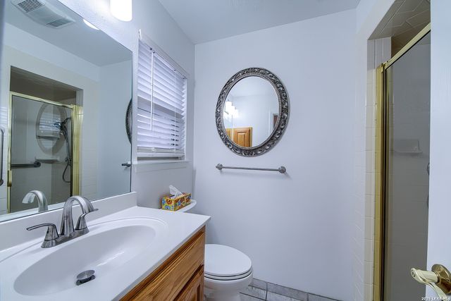 100 Patrick Henry, Schertz, TX 78154