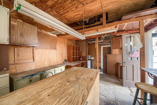 100 Patrick Henry, Schertz, TX 78154