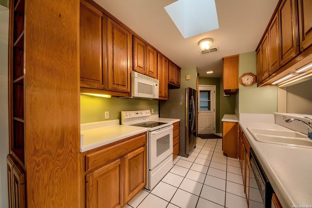 100 Patrick Henry, Schertz, TX 78154