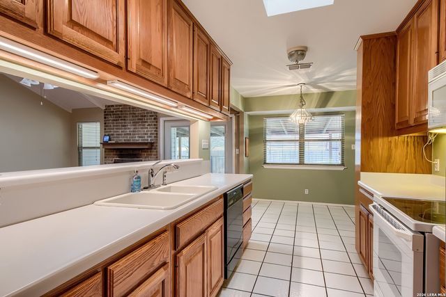 100 Patrick Henry, Schertz, TX 78154