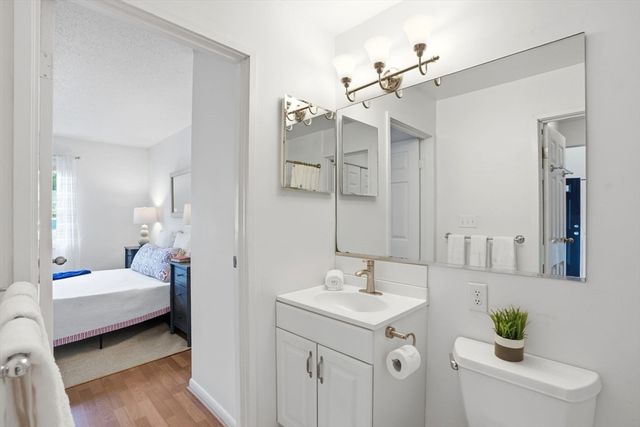 101 Tuckers Lane 101, Hingham, MA 02043