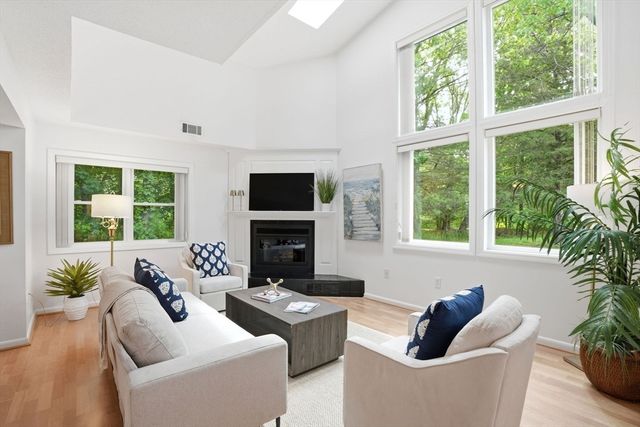 101 Tuckers Lane 101, Hingham, MA 02043