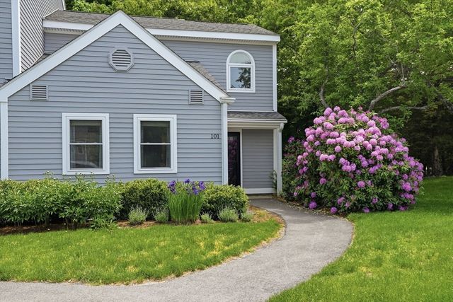 101 Tuckers Lane 101, Hingham, MA 02043