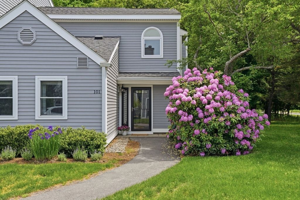 101 Tuckers Lane 101, Hingham, MA 02043