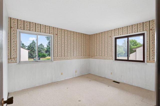 6133 72nd Lane N, Brooklyn Park, MN 55429