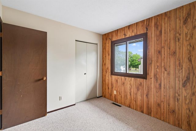 6133 72nd Lane N, Brooklyn Park, MN 55429