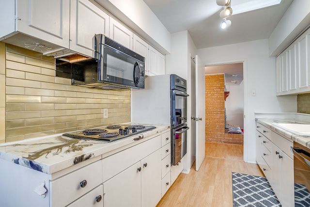 6304 Wakeland Court, Fort Worth, TX 76133