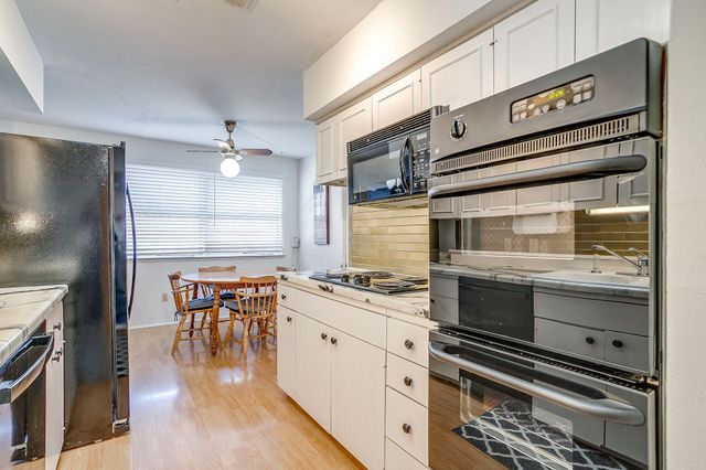 6304 Wakeland Court, Fort Worth, TX 76133