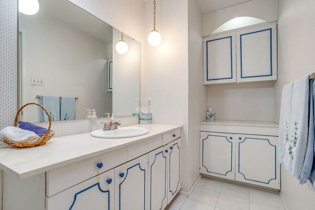 6304 Wakeland Court, Fort Worth, TX 76133