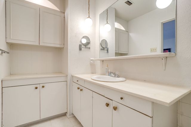 6304 Wakeland Court, Fort Worth, TX 76133