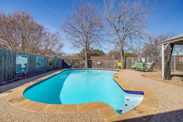 6304 Wakeland Court, Fort Worth, TX 76133