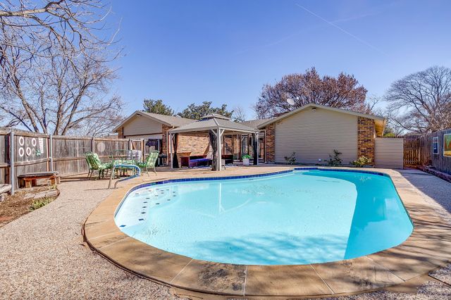 6304 Wakeland Court, Fort Worth, TX 76133