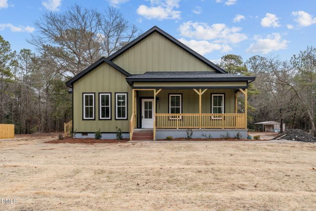 151 Creek Bend Drive, Vass, NC 28394