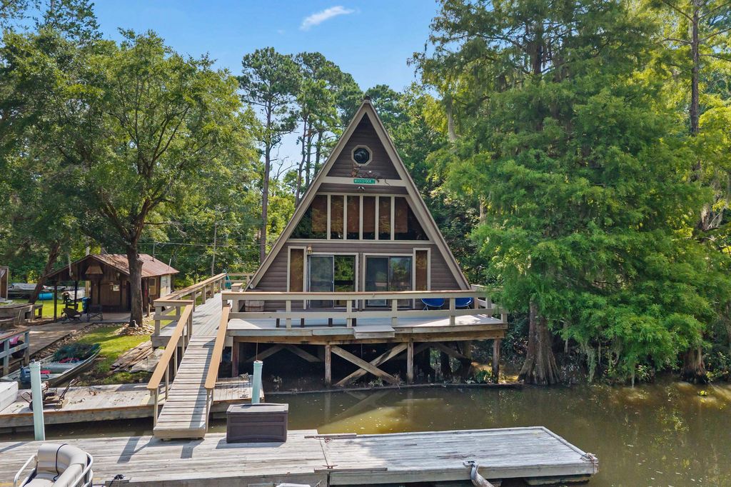 38 Hippy Haven Place, Pawleys Island, SC 29585