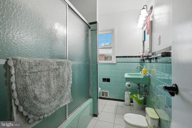 8802 STERLING, Hyattsville, MD 20785