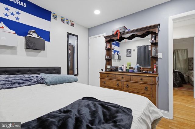 8802 STERLING, Hyattsville, MD 20785