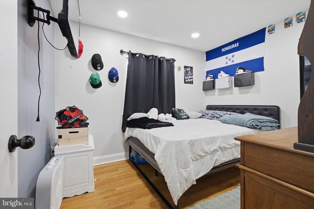 8802 STERLING, Hyattsville, MD 20785