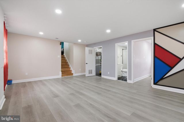 8802 STERLING, Hyattsville, MD 20785