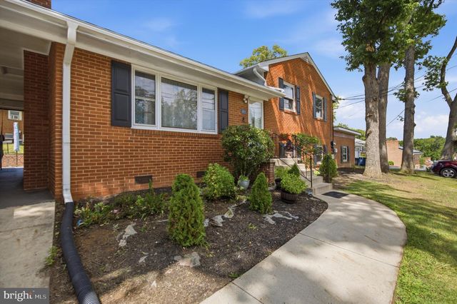 8802 STERLING, Hyattsville, MD 20785