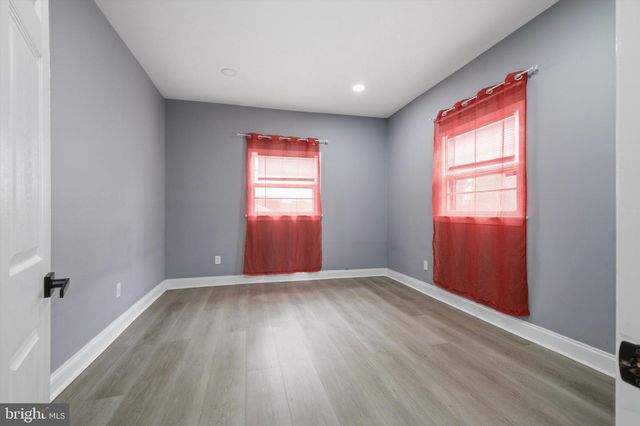 8802 STERLING, Hyattsville, MD 20785