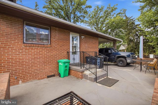 8802 STERLING, Hyattsville, MD 20785