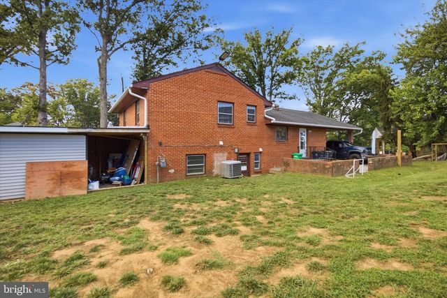 8802 STERLING, Hyattsville, MD 20785