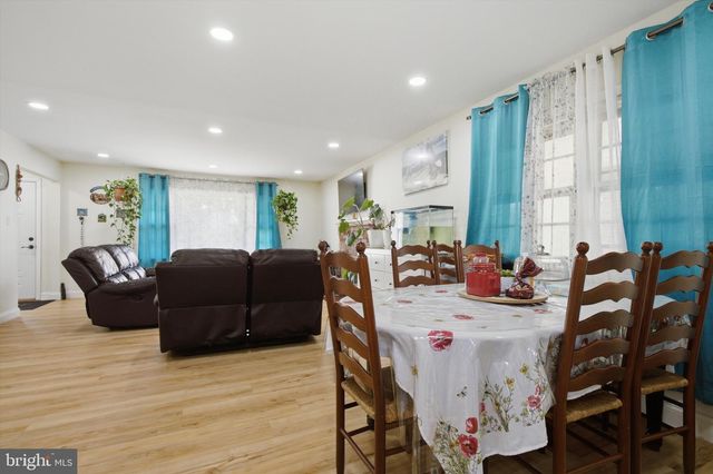 8802 STERLING, Hyattsville, MD 20785