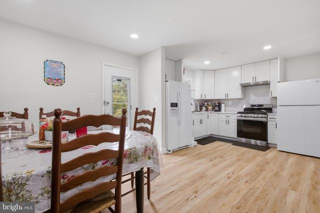 8802 STERLING, Hyattsville, MD 20785