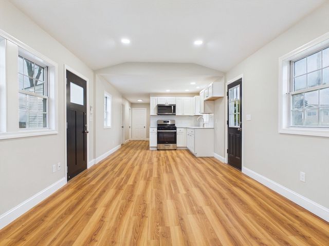 715 Newhall St, Fall River, MA 02721