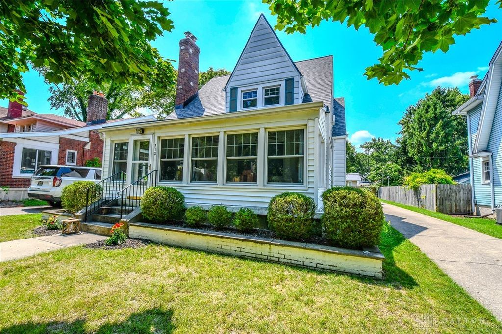 212 Wiltshire Boulevard, Oakwood, OH 45419