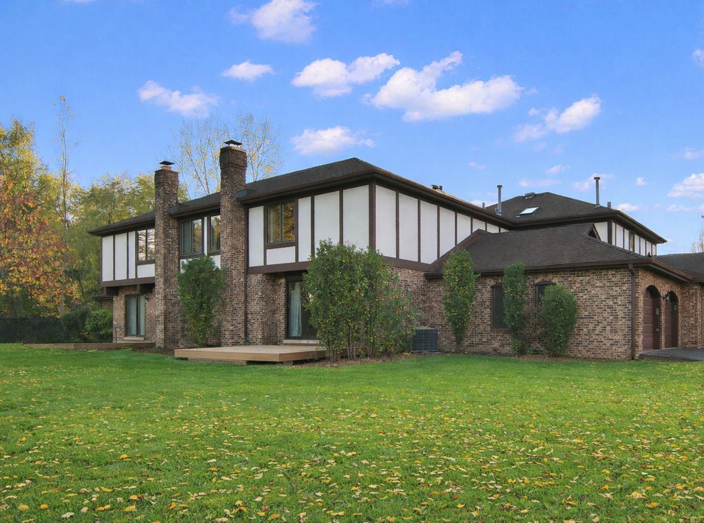 Image 1 of property listing at 12249 S Arbor Trail G2, Palos Heights, IL 60463