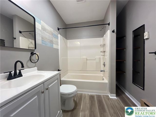 1222 Main Street 1, Northampton Boro, PA 18067