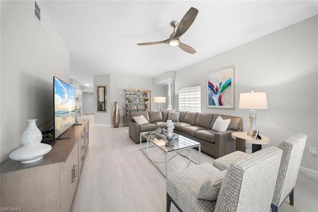 8641 Piazza Del Lago CIR 101, Estero, FL 33928