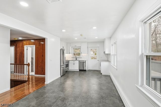 4 Rainbow Trl, Vernon Twp., NJ 07422