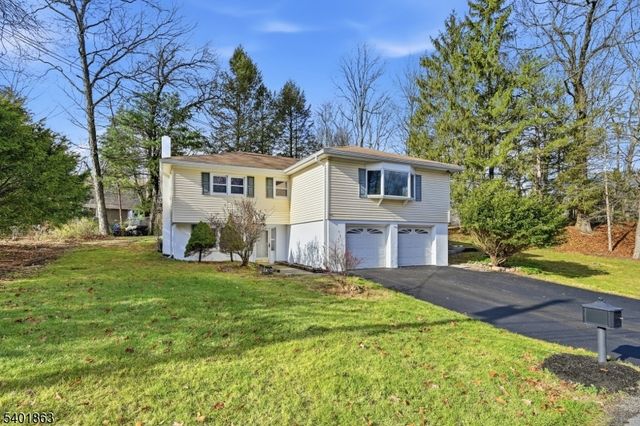 4 Rainbow Trl, Vernon Twp., NJ 07422