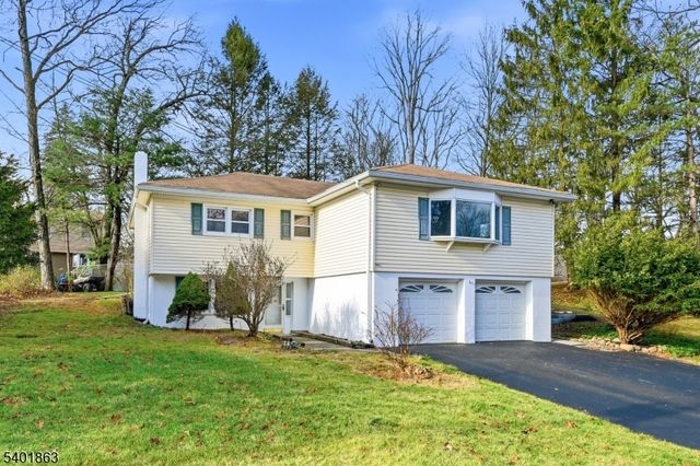 4 Rainbow Trl, Vernon Twp., NJ 07422