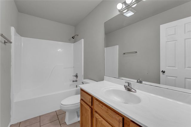 1673 & 1675 E Evalyn Circle, Fayetteville, AR 72701