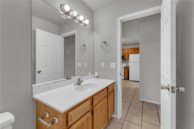 1673 & 1675 E Evalyn Circle, Fayetteville, AR 72701