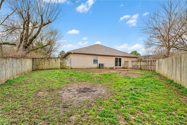 1673 & 1675 E Evalyn Circle, Fayetteville, AR 72701